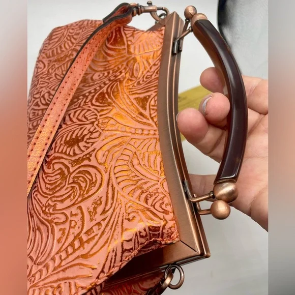 Patricia Nash Tooled Leather Bag Kiss Lock Kelmscott Coral Metallic Cross Body - Picture 8 of 11